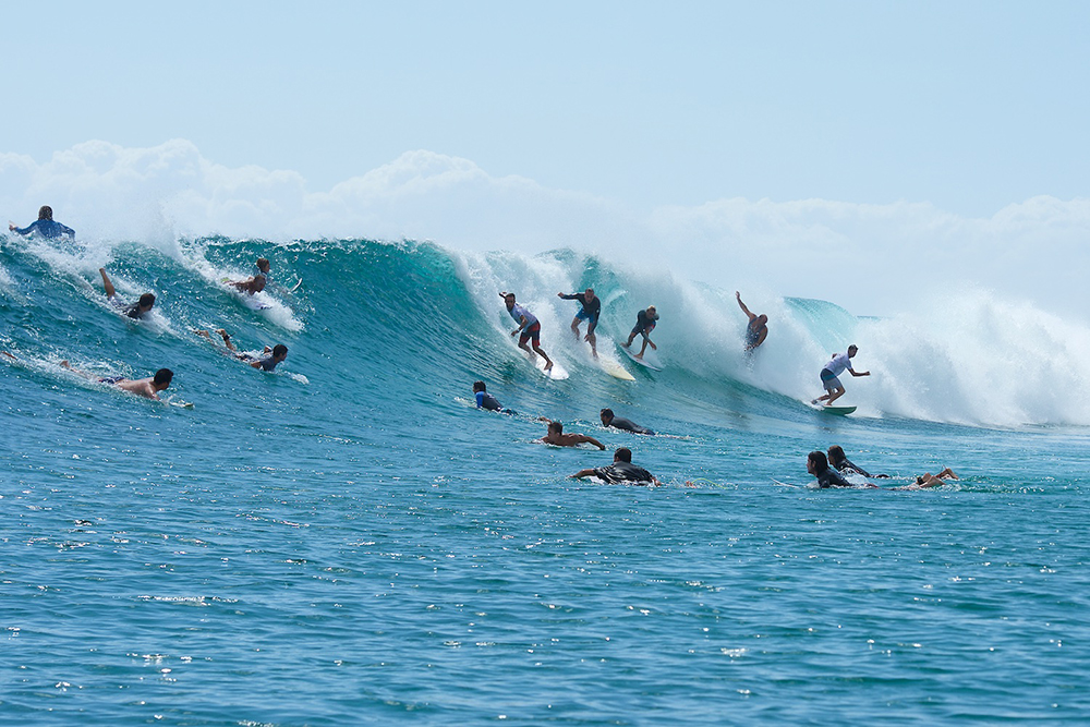 Dont-drop-in-crowded-surf-line-up